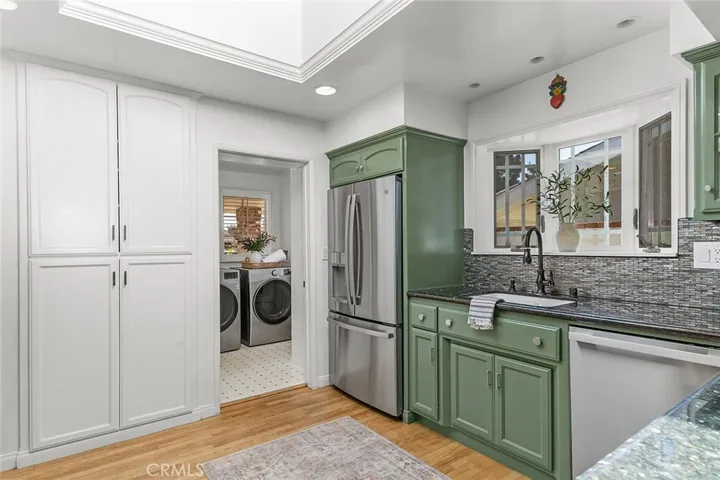 371 Peralta Avenue, Long Beach, California 90803