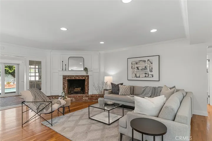 371 Peralta Avenue, Long Beach, California 90803