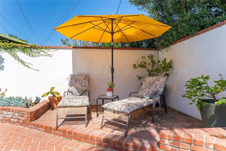 371 Peralta Avenue, Long Beach, California 90803