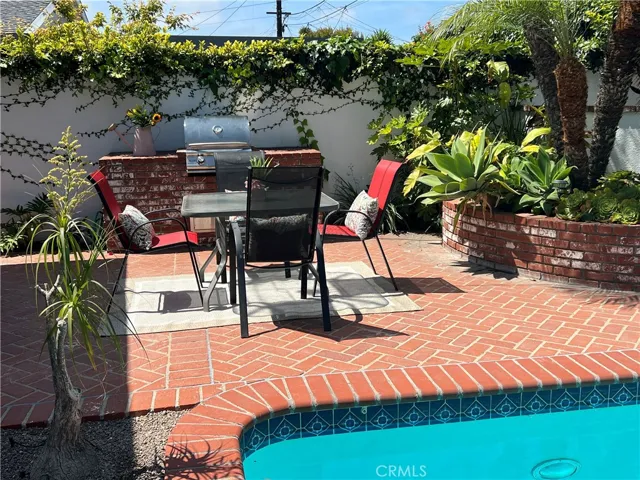 371 Peralta Avenue, Long Beach, California 90803