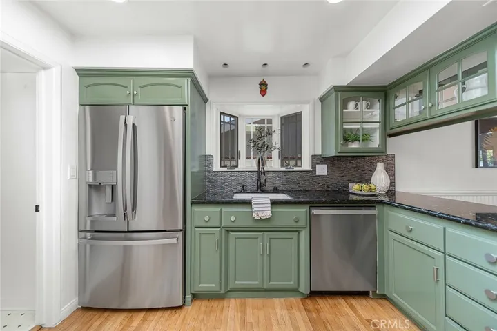 371 Peralta Avenue, Long Beach, California 90803