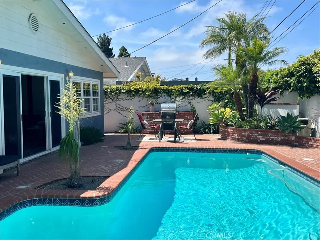 371 Peralta Avenue, Long Beach, California 90803