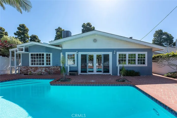 371 Peralta Avenue, Long Beach, California 90803