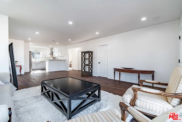 4724 W 18th Street, Los Angeles, California 90019