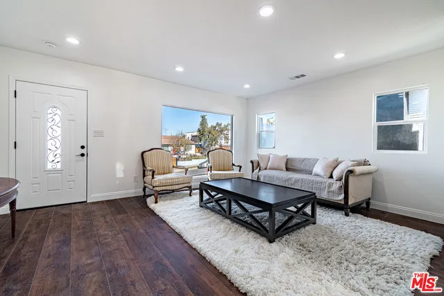 4724 W 18th Street, Los Angeles, California 90019