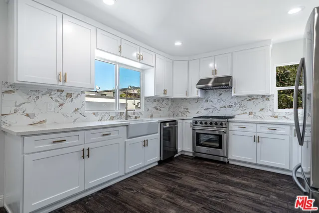 4724 W 18th Street, Los Angeles, California 90019