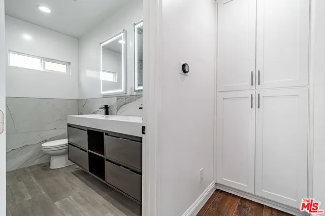 4724 W 18th Street, Los Angeles, California 90019