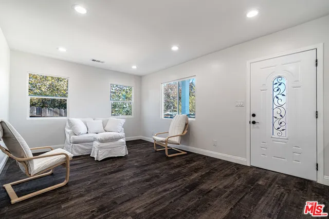 4724 W 18th Street, Los Angeles, California 90019