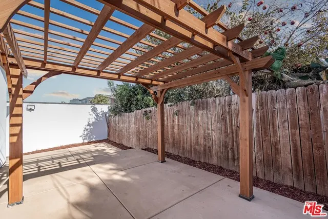 4724 W 18th Street, Los Angeles, California 90019