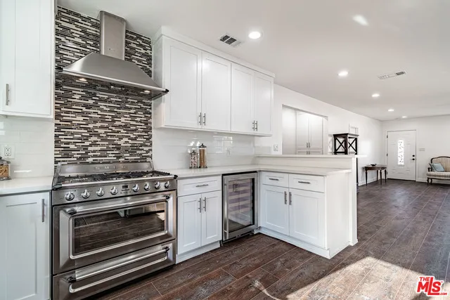 4724 W 18th Street, Los Angeles, California 90019