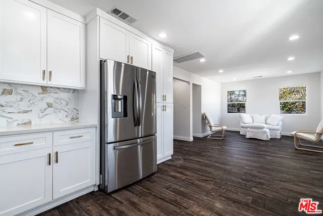 4724 W 18th Street, Los Angeles, California 90019