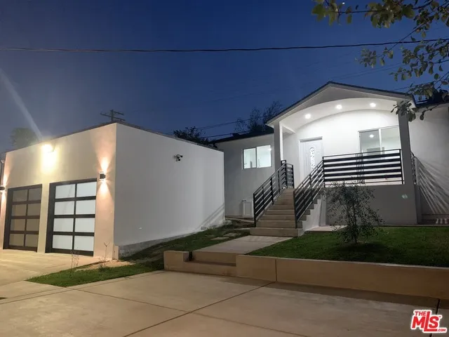 4724 W 18th Street, Los Angeles, California 90019