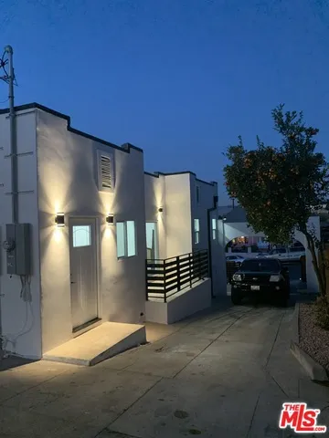4724 W 18th Street, Los Angeles, California 90019