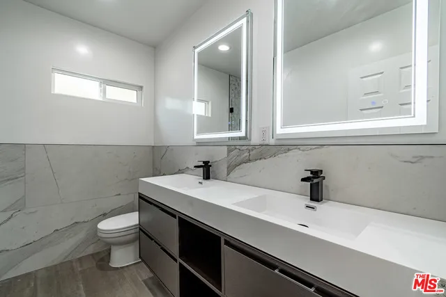 4724 W 18th Street, Los Angeles, California 90019