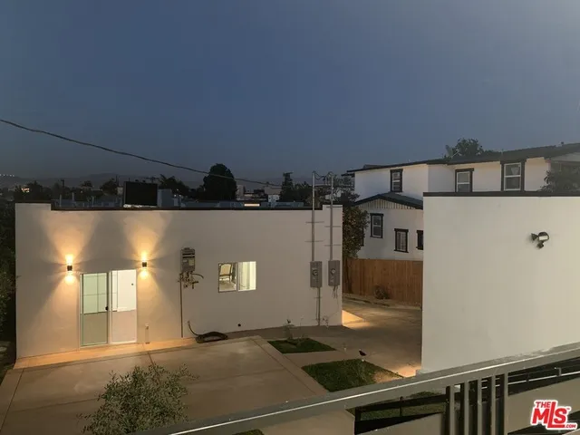 4724 W 18th Street, Los Angeles, California 90019