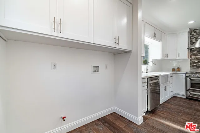 4724 W 18th Street, Los Angeles, California 90019