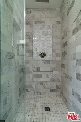 4724 W 18th Street, Los Angeles, California 90019