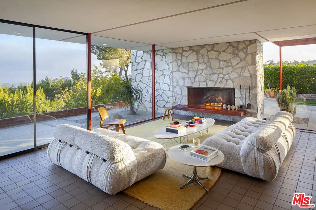 1811 Bel Air Road, Los Angeles, California 90077, 2 Bedrooms Bedrooms, ,2 BathroomsBathrooms,Residential,For Sale,Bel Air Road,25541711