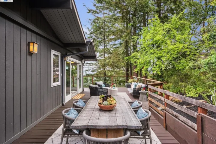 589 Tahos Road, Orinda, California 94563