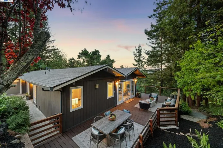 589 Tahos Road, Orinda, California 94563