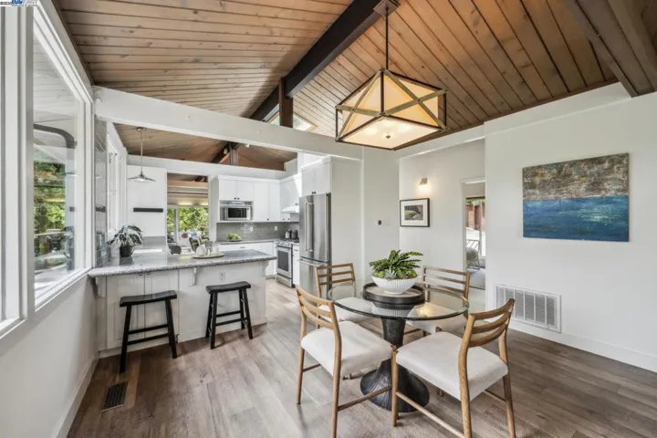 589 Tahos Road, Orinda, California 94563