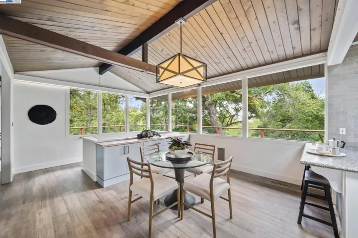 589 Tahos Road, Orinda, California 94563
