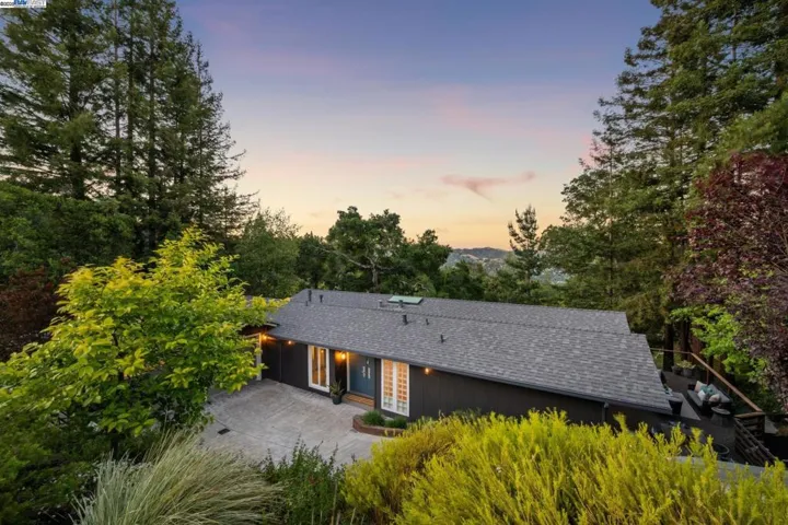 589 Tahos Road, Orinda, California 94563