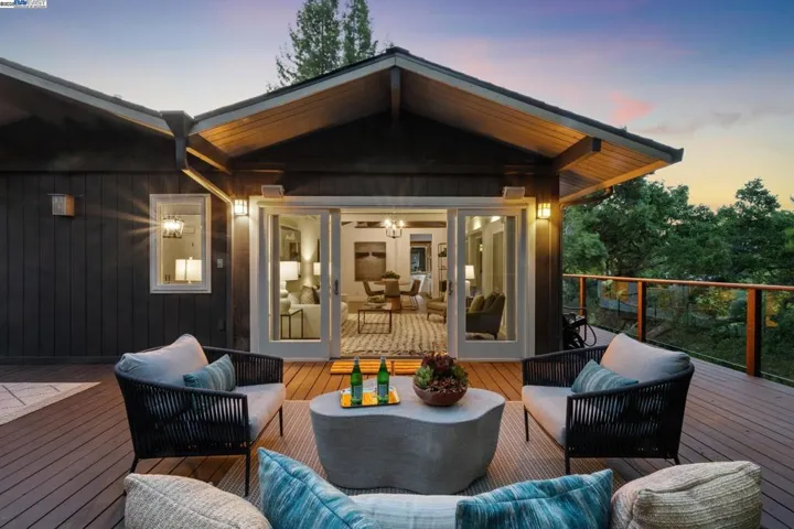 589 Tahos Road, Orinda, California 94563
