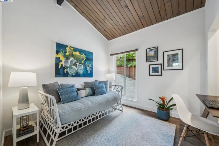 589 Tahos Road, Orinda, California 94563