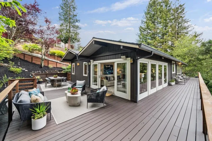 589 Tahos Road, Orinda, California 94563