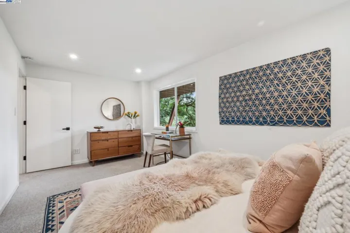 589 Tahos Road, Orinda, California 94563