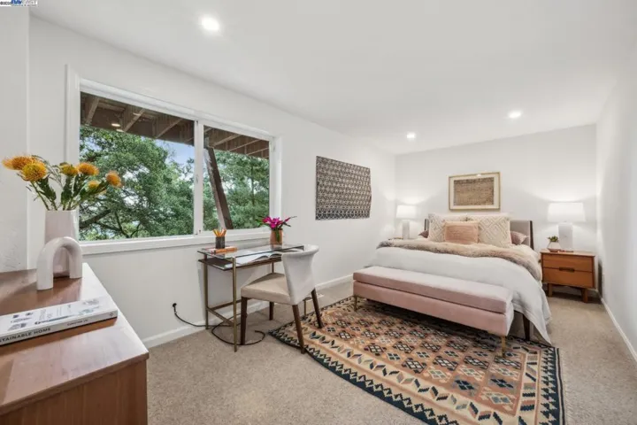 589 Tahos Road, Orinda, California 94563