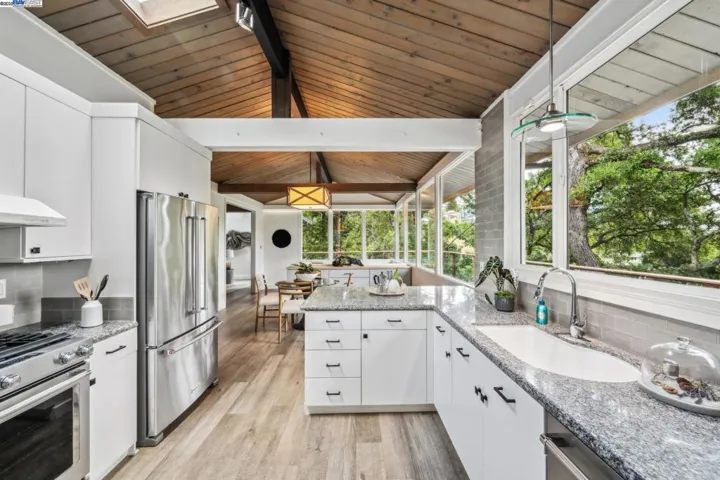 589 Tahos Road, Orinda, California 94563
