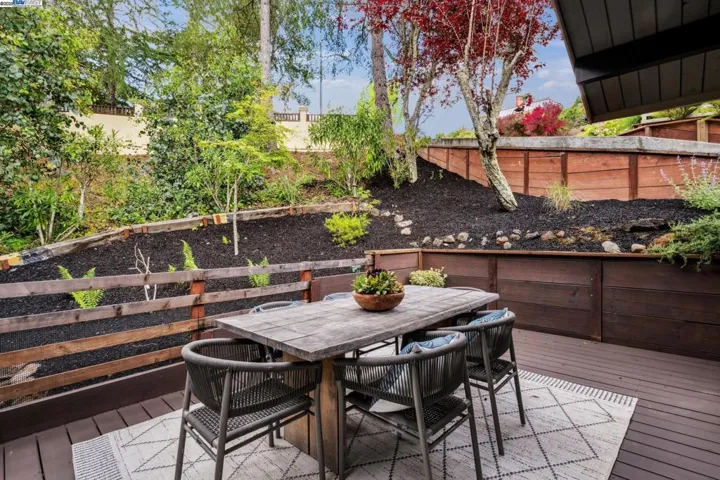 589 Tahos Road, Orinda, California 94563