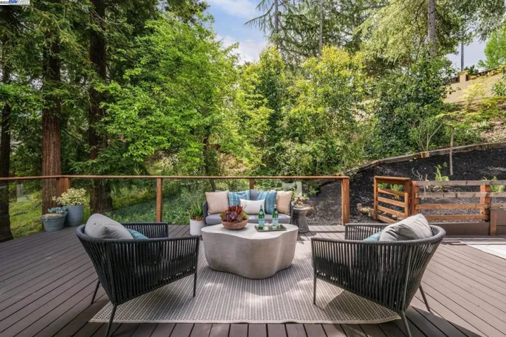 589 Tahos Road, Orinda, California 94563