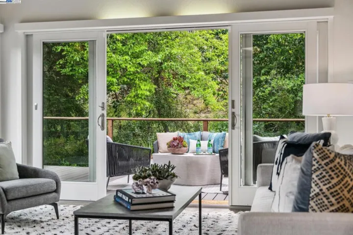 589 Tahos Road, Orinda, California 94563