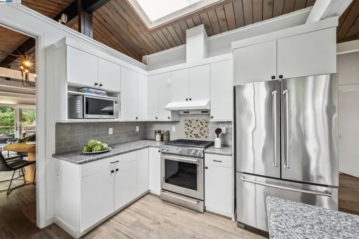 589 Tahos Road, Orinda, California 94563