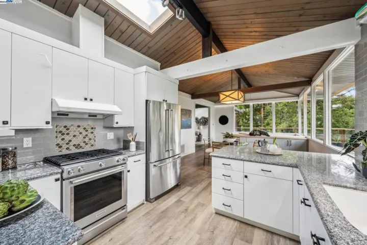 589 Tahos Road, Orinda, California 94563