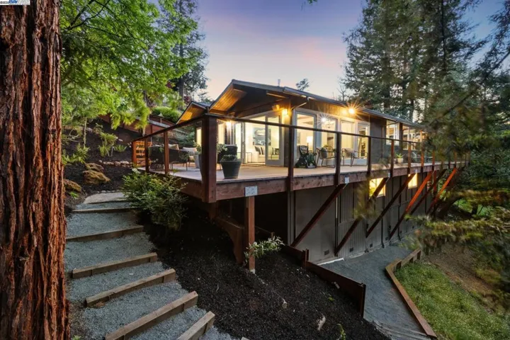 589 Tahos Road, Orinda, California 94563