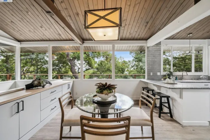589 Tahos Road, Orinda, California 94563
