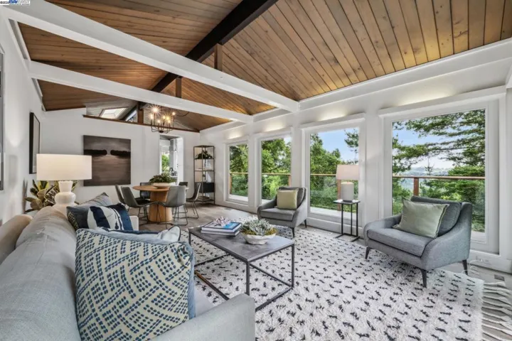 589 Tahos Road, Orinda, California 94563