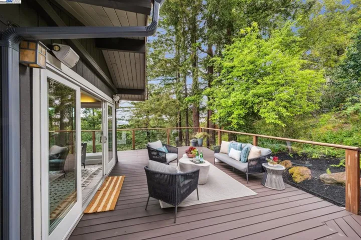 589 Tahos Road, Orinda, California 94563