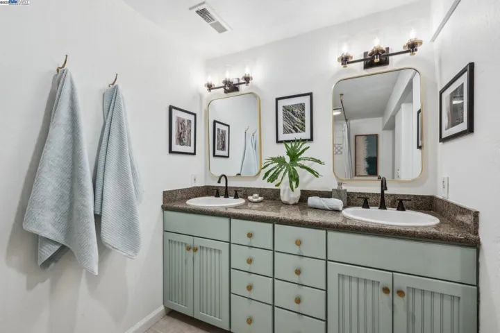 589 Tahos Road, Orinda, California 94563