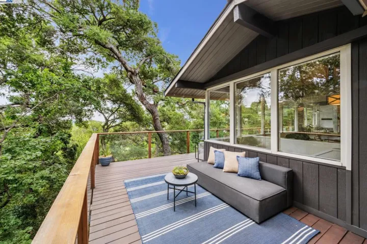 589 Tahos Road, Orinda, California 94563