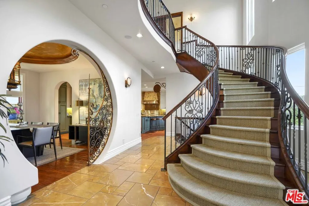 10940 Terryview Drive, Studio City, California 91604 home-pic-10