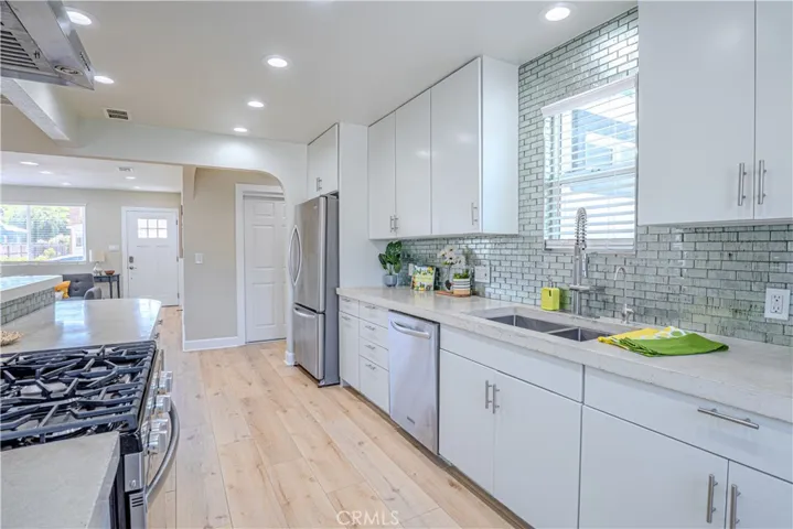 417 E 44th Way, Long Beach, California 90807