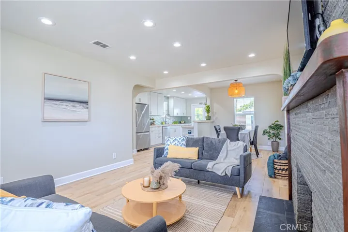 417 E 44th Way, Long Beach, California 90807