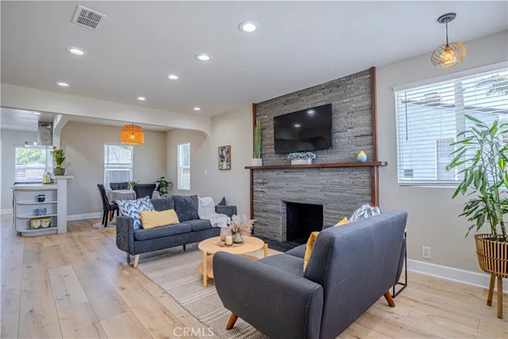 417 E 44th Way, Long Beach, California 90807