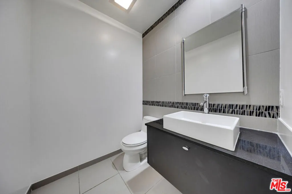 1409 Armacost Avenue 302, Los Angeles, California 90025 home-pic-15