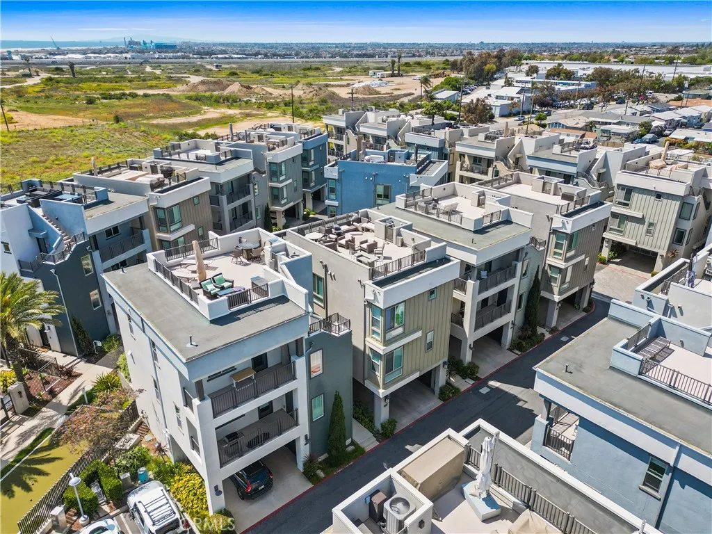 1639 Bridgewater Way, Costa Mesa, California 92627 home-pic-43